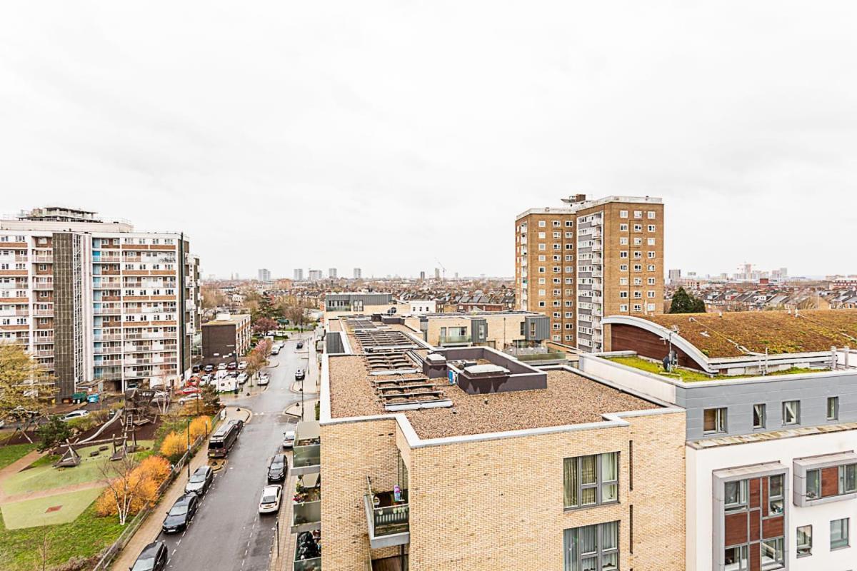 Trendy Queen'S Park Apartment With Views Across London Bagian luar foto