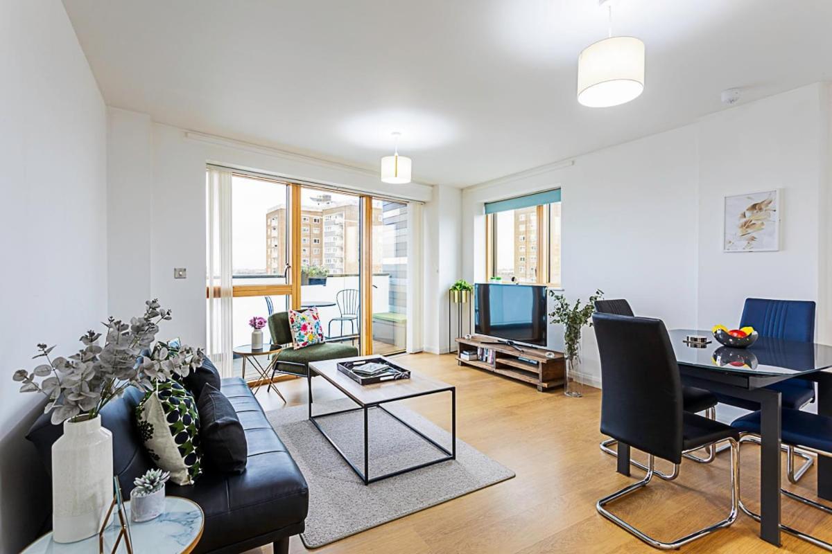 Trendy Queen'S Park Apartment With Views Across London Bagian luar foto